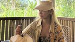 Hyoyeon SNSD Liburan di Bali, Nikmati Kelapa Muda hingga Ayam Bakar