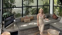 Hyoyeon SNSD diketahui sedang menikmati liburannya di Bali. Foto-fotonya berhasil mencuri perhatian penggemar di Indonesia. Foto: Instagram @hyoyeon_x_x