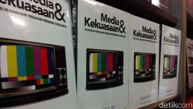 Buku Media & Kekuasaan: Televisi di Hari-Hari Terakhir Presiden Soeharto, salah satu karya Ishadi SK