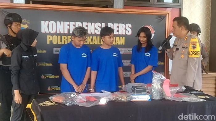 Jumpa pers kasus petasan maut di Mapolres Pekalongan, Senin (1/4/2023).