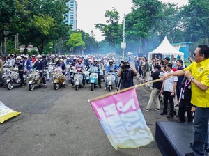 Dilepas Ketum IMI, 2.000 Pencinta Vespa Konvoi di Jakarta