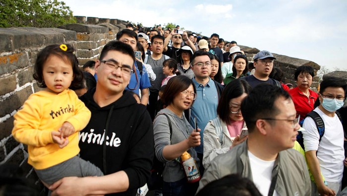 People visit the Mutianyu section of the Great Wall, during the five-day Labour Day holiday in Beijing, China April 30, 2023. REUTERS/Florence Lo