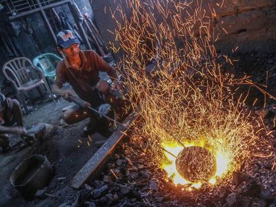 Melihat Kerajinan Gong Tradisional di Kota Bogor