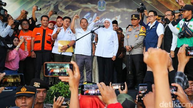 Menyatu di Peringatan May Day, Khofifah Kawal Tujuh Point Rekomendasi Buruh