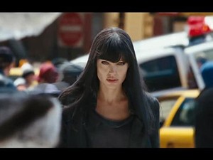 Sinopsis Film Salt: Kelincahan Angelina Jolie Menghindari Kejaran CIA