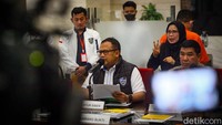 Andi Pangerang emosi lantaran diskusi perbedaan Lebaran itu tidak kunjung menemui titik terang. Sehingga, kata dia, akhirnya terucaplah kata-kata seperti yang tercantum di komentar akun Facebooknya.