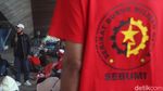 Potret Buruh di Bandung Perjuangkan Kesejahteraan