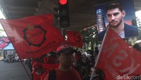 Salah satu isu yang disuarakan para buruh, terkait upah minimum kerja (UMK) di Jawa Barat yang masih dikatakan belum layak. (Foto: Wisma Putra/detikJabar)