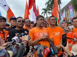 Pembelaan Partai Buruh soal Bendera Parpol Berkibar di May Day