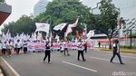 Pedagang Topi hingga Starling Ketiban Berkah May Day