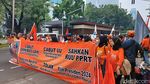 Pedagang Topi hingga Starling Ketiban Berkah May Day