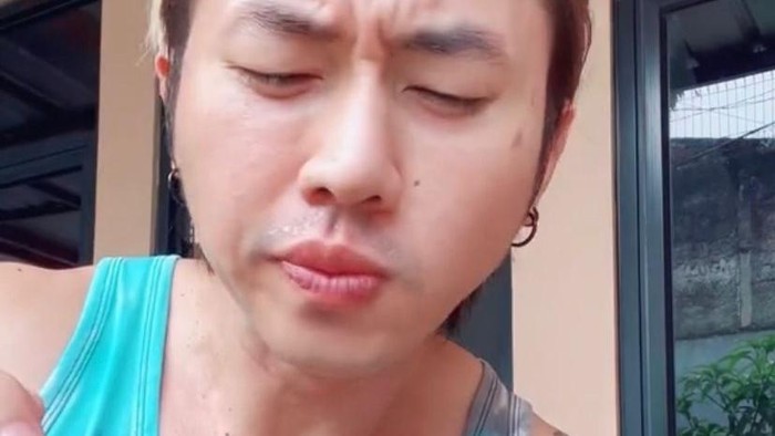 Rafael Tan SM*SH  Bagikan Resep Seblak, Ditonton 5,3 Juta Kali di TikTok