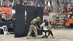 Potret Massa Buruh Padati Istora di May Day Fiesta