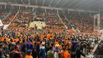 Potret Massa Buruh Padati Istora di May Day Fiesta