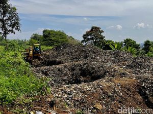 Warga Keluhkan TPA Darurat Cicabe di Bandung Mulai Digali