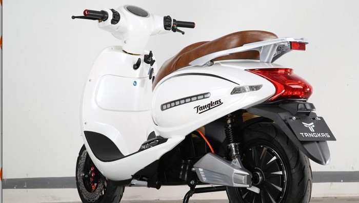 Tangkas Motor Listrik V8 Maksimum