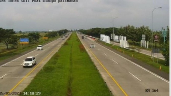 Tol Cipali arah Jakarta lancar siang ini