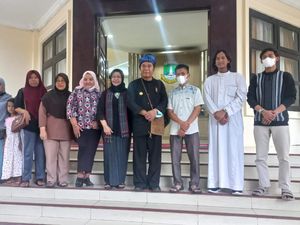 24 WNI Dievakuasi dari Sudan Tiba di Banten, Langsung Dijemput Keluarga