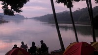 Di sini tersedia wisata kamping.