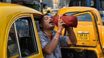 India jadi salah satu negara yang terdampak heatwave atau gelombang panas paling parah. Foto: NurPhoto via Getty Images/NurPhoto