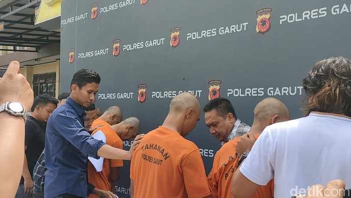 7 orang sindikat kasus mutilasi sapi disikat polisi di Garut.