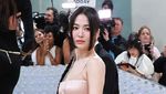 Duet Maut! Pesona Song Hye Kyo dan Jennie BLACKPINK di Met Gala 2023