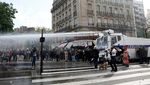Aksi May Day di Paris Berujung Ricuh