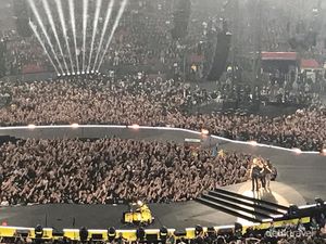 Salam Metal! Seru Juga Liburan Nonton Metallica