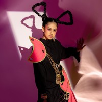 Dalam kariernya sebagai seorang penyanyi Asila sudah pernah merilis beberapa lagu, seperti yang berjudul Curang dan Sanggup. Lagu Sanggup bahkan menjadi original soundtrack film Bismillah Kunikahi Suamimu. Foto: Instagram/@therealasilamaisa