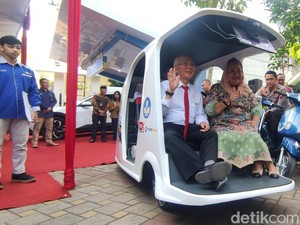 Canggih! Udinus Semarang Bikin Becak Listrik Wisata Tanpa Pengemudi