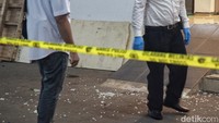 Saat ini kantor MUI juga sudah dipasangi garis polisi hingga di depan pintu gerbang masuk.