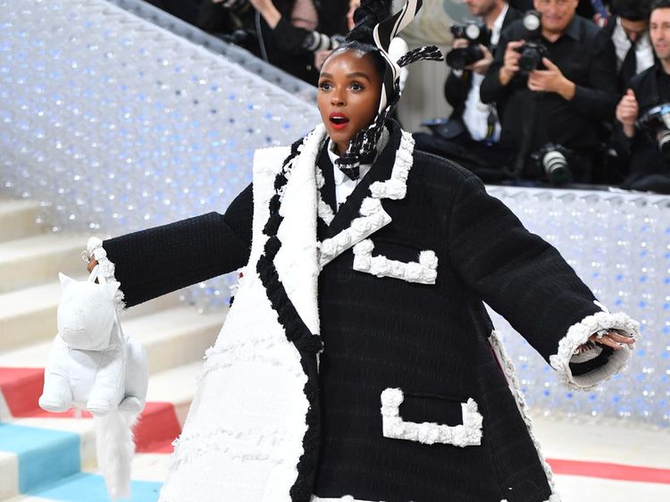 13 Baju Terglamor dan Terheboh di MET Gala 2023, Merayakan Karl Lagerfeld