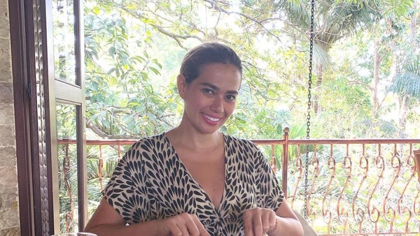 Catherine Wilson Hobi Makan Bareng Teman dan Keluarga, Ini Momennya