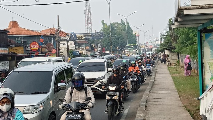 Ciputat arah Jakarta macet pagi ini