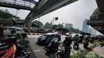 Harap Bersabar, Jalan Gatot Subroto Macet Banget!
