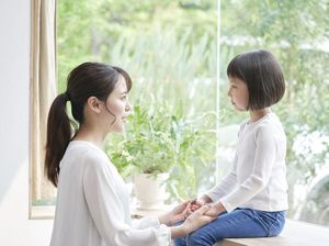 Apa Itu Strawberry Parenting? Hati-hati, Ortu Perlu Tahu Ciri dan Dampaknya