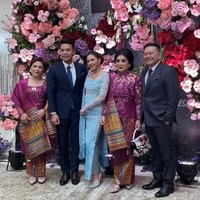 Jelang menikah dengan Yakup Hasibuan, Jessica Mila menjalani rangkaian prosesi adat Batak. Mulai dari Mangain, Marhusio, Martongo Raja dan Martumpol. Foto: Instagram/@myrnamyura