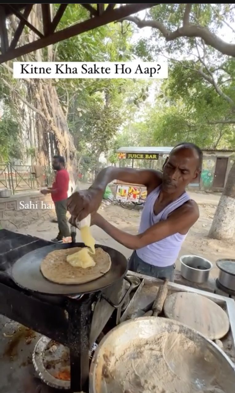 Jualan Roti Prata, Kakek Ini Disorot karena Pakai Banyak Minyak Goreng