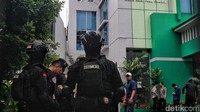 Penjagaan dilakukan usai peristiwa penembakan yang terjadi di kantor MUI Pusat, siang tadi.