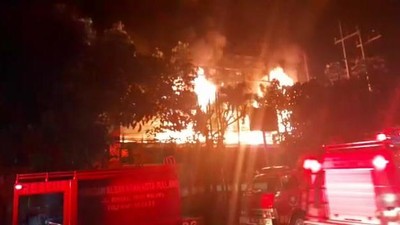 Malang Plaza Saat Dilahap Api