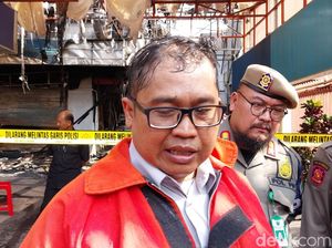 Malang Plaza Dijaga Polisi Usai Terbakar, Pemilik Stan Dilarang Masuk