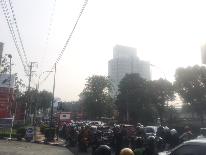 Lalin Jalan Pasar Minggu pagi ini
