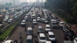 Lalin Jalan TB Simatupang Padat Merayap