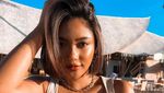 7 Gaya Marion Jola Stylish Liburan di Pantai