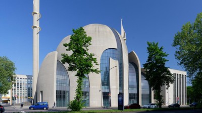 8 Potret Masjid Cologne, Masjid Terbesar di Jerman yang Punya Bentuk Unik