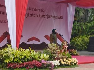 Risma: Ada Staf 20 Tahun di Tempat Sama karena Lupa Semua Ilmunya