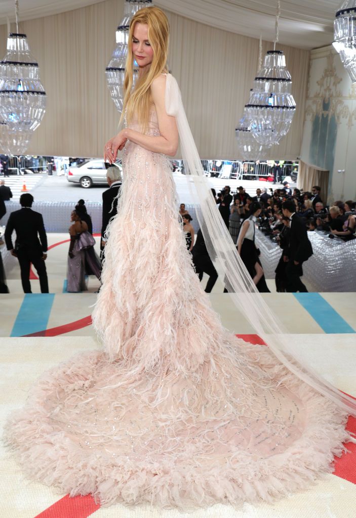 Penampilan Nicole Kidman Met Gala 2023, di Metropolitan Museum of Art, New York City, AS.