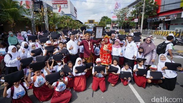 pelajar sd dan smp di kota madiun dapat laptop gratis