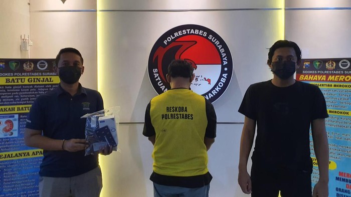 Pelaku saat ditangkap