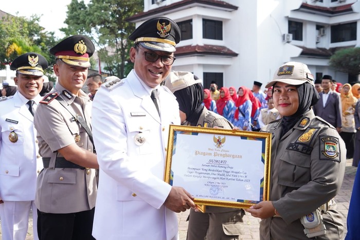 Pemkot Cilegon Beri Apresiasi ke Petugas Perempuan Mudik Lebaran